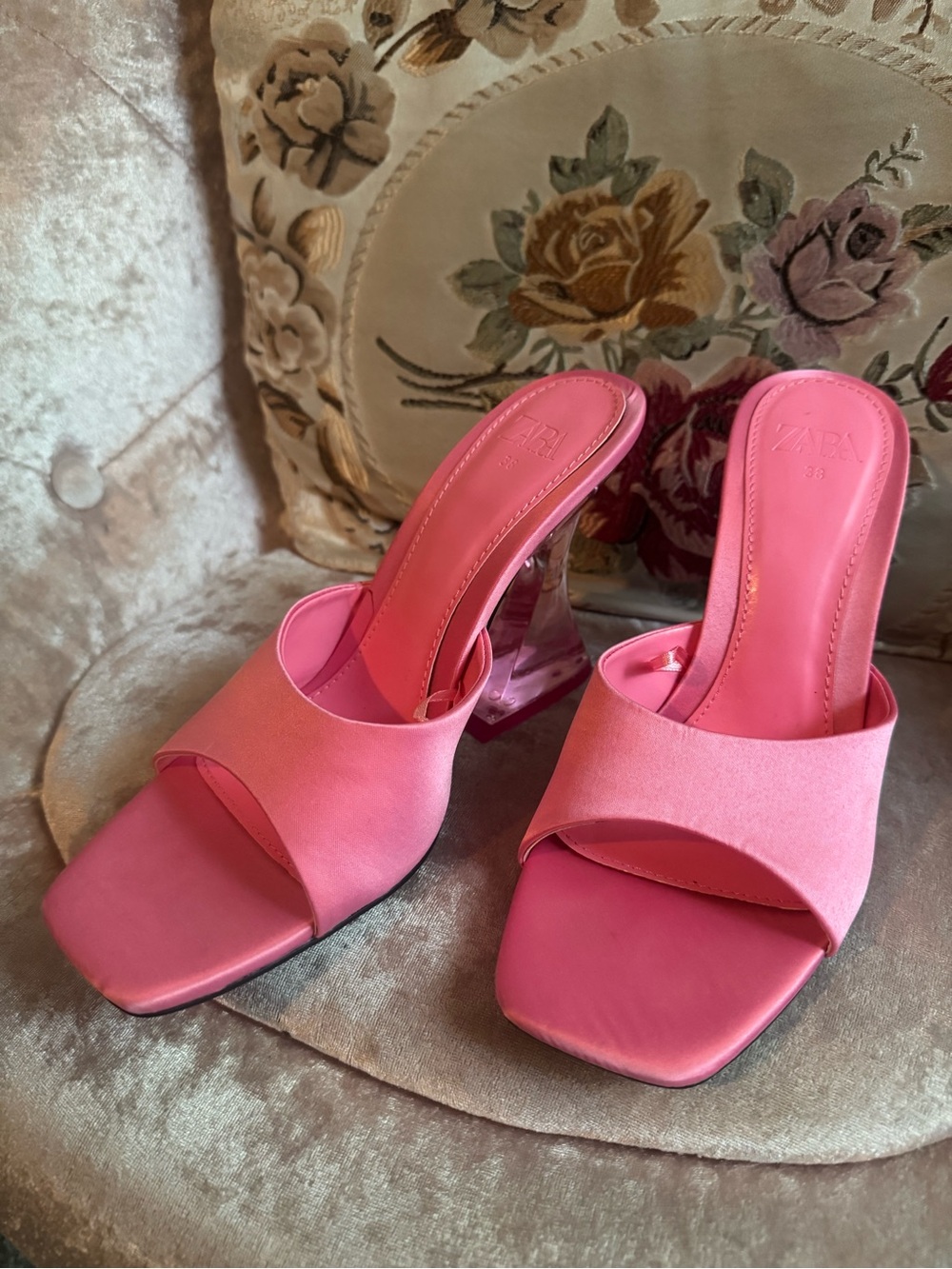 ZARA Hot Pink Open-Toe Clear Block Heel Mules